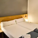 Alda Centro Хостел *