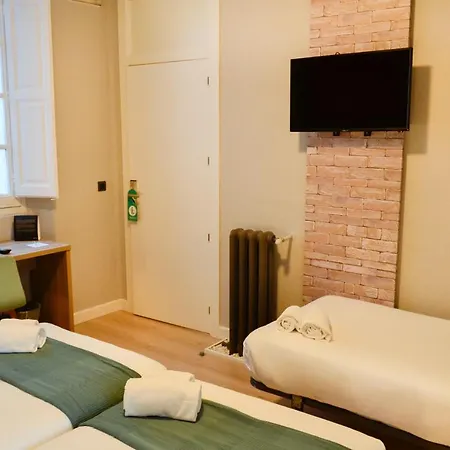 אכסניה Alda Centro *