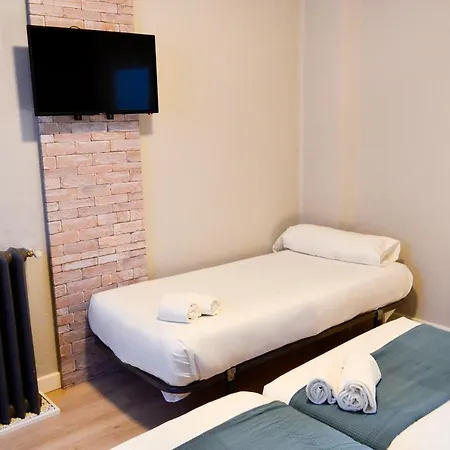 Alda Centro * לאון